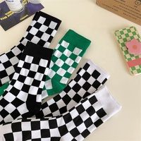 Fabrication de chaussettes personnalisées à double aiguille de couleur unie, robe de sport à carreaux à grille, chaussettes de sport à sublimation pour les loisirs et les affaires