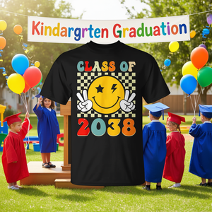 T-shirt de remise de diplôme de la maternelle pour la classe de 2038, design « Grow With Me », manches courtes, col rond, unisexe, impression numérique pour enfants - Product Image 3