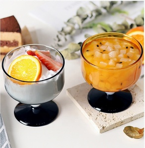 Gobelet à sundae en verre borosilicate moderne de style vintage avec tige noire et blanche, options multicolores - Product Image 4