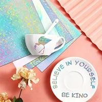 Autocollant holographique antistatique en PVC de haute qualité, personnalisé, à une face, auto-adhésif, effet verre brisé, pour utilisation en dessin animé