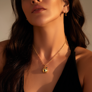 Bracelet à breloques tendance en acier inoxydable 316L plaqué or PVD avec pendentif pomme, bijoux durables et résistants - Product Image 3