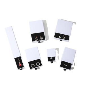 Caja de Almacenamiento de Joyas con Cajón Deslizante y Logotipo Personalizado, Venta al por Mayor, Caja de Almacenamiento de Anillos con Ranura para Tarjetas y Esponja - Product Image 3