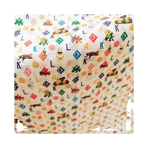 Impression numérique de tissu de taffetas rip-stop 100 polyester de haute qualité pour tissu de vêtements de plein air de doudoune