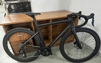 Vélo de route en fibre de carbone 700C, cadre entièrement en carbone, frein à disque, vélo de cyclisme aérodynamique pour la course et la ville