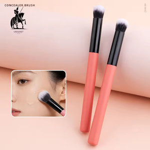 Brochas de Maquillaje Redondas y Delgadas <span class=keywords><strong>para</strong></span> Corrector, Veganas, de Pelo Sintético Rojo, con Logotipo Personalizado - Product Image 1