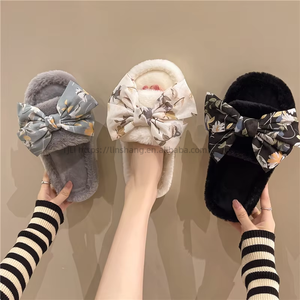 Vente directe usine – Nouvelles pantoufles tendance à nœud en PVC, chaudes en flanelle pour l'automne et l'hiver, directement de l'usine - Product Image 1