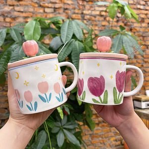 Taza de cerámica Zuo Mu con tapa y cuchara, diseño de tulipán, taza reutilizable para estudiantes, uso en la oficina, regalo para el regreso a la escuela - Product Image 2