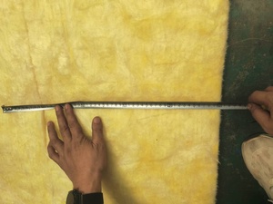 Isolant en <span class=keywords><strong>laine</strong></span> <span class=keywords><strong>de</strong></span> <span class=keywords><strong>verre</strong></span> ISOKING 32kg <span class=keywords><strong>90mm</strong></span> r27 rouleau d'isolation insonorisé - Product Image 3