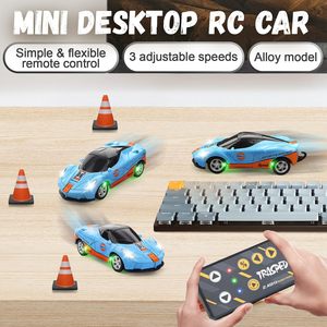 ELI TOY 1/64 Mini voiture de <span class=keywords><strong>sport</strong></span> RC 2.4GHz petite application télécommande 3 modes de vitesse jouet de bureau rechargeable pour garçons 1/64 câble USB - Product Image 4