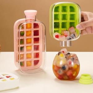 Moldes de silicona patentados de diseño original para cubitos de hielo, bandeja a prueba de fugas con botella de hielo y pajita, fabricante exportador para whisky y cócteles. - Product Image 1