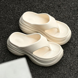 Sandales multifonctionnelles en cuir véritable pour femmes, style plage estivale, mode américaine, confortables, durables, à semelle épaisse, couleur intemporelle - Product Image 4