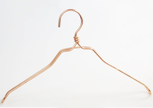 <span class=keywords><strong>Cintres</strong></span> en métal durables de haute qualité formes <span class=keywords><strong>multiples</strong></span> logo personnalisé avec clips pour magasin - Product Image 2