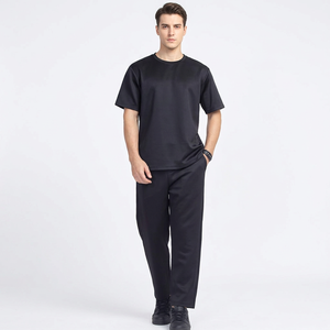 Conjunto Deportivo Negro para Hombre al por Mayor OEM, Camiseta Deportiva de Secado Rápido y Pantalones Deportivos, Fabricación de Ropa Deportiva con Logotipo y Color Personalizados - Product Image 1
