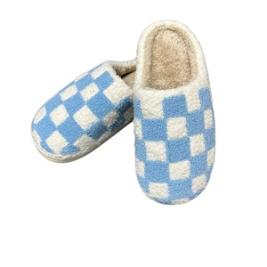 Pantuflas de Felpa Cálidas para Interiores con Diseño a Cuadros Azules, Zapatillas de <span class=keywords><strong>Casa</strong></span> de Forro Polar Cómodas, Unisex para Adultos, Suela Suave - Product Image 3