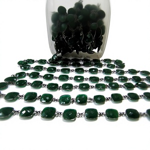 Cadena hecha a mano con conector de bisel de piedra preciosa de ónix verde calcedonia de 13 mm en forma de cojín briolette, vendida por pie - Product Image 1