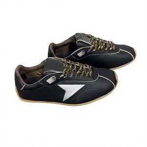 Chaussures de sport plates de <span class=keywords><strong>haute</strong></span> qualité pour hommes, en cuir véritable <span class=keywords><strong>noir</strong></span>, style rétro, avec semelles en caoutchouc antidérapantes et décorations étoiles, pour la marche décontractée. - Product Image 4