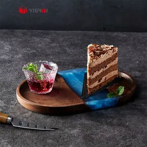 Yieryi Großhandel natürliche Walnuss Holz Food Tray Blue Resin Food Tee Serviert ablett Kleines Tablett für Kitchen Bar Party angepasst