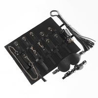 Ensemble de bondage pour adultes 8 pièces, best-seller, jouets BDSM avec collier, menottes, attaches de cheville, masque, bâillon, fouet, sangles croisées et sac de rangement