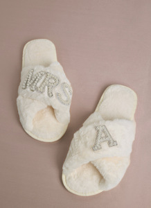 รองเท้าแตะสำหรับใส่ในบ้านหรูหราสำหรับผู้หญิงรองเท้าแตะขนนุ่มประดับมุกสำหรับเจ้าสาวรองเท้าแตะขนนุ่มรองเท้าแตะขนเฟอร์แบนนุ่มหรูหราสำหรับผู้หญิง - Product Image 4