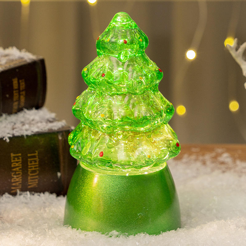 ต้นไม้สีเขียวด้านล่างสีเขียว2025