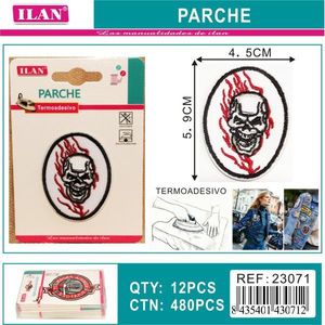 Patch ILAN 5,9x4,5 cm con design a teschio termoadesivo per abbigliamento - Product Image 1