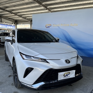 Occasion 2023 pour <span class=keywords><strong>Venza</strong></span>, extérieur blanc, intérieur foncé |   Volant à gauche, pneus R18, 219 CV, transmission intégrale, 40 MPG, SUV de taille moyenne - Product Image 2