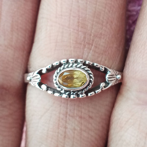 Joyería fina de Plata de Ley 925 hecha a mano india, anillo de piedras preciosas citrino hecho a medida, ajuste de bisel, opciones a granel al por mayor para niñas - Product Image 1