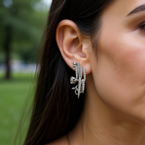 Pendientes de oro blanco con forma de pico y diamantes de imitación de cristal, estilo punk para mujer, joyería de moda para fiesta, aleación chapada en plata - Product Image 2