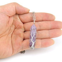 Promotion Collier ras-du-cou fait main avec pendentif Arbre porte-bonheur en jade brut naturel, corail et cristal, en forme de lame de prisme hexagonal et de croix, mignon