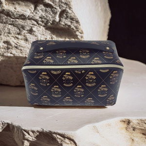 Trousse de toilette de voyage en cuir PU imperméable de grande capacité avec logo personnalisé trousse de maquillage portable pour femmes - Product Image 3