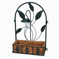 Support de plante solaire écologique avec paniers rectangulaires en fibre de coco et cadre en fer forgé pour la décoration de jardin et de patio, usage quotidien
