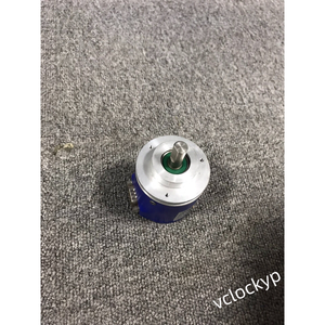 BAUMER 08697422 GXP5W.Z23 ออปติคอลมัลติเทิร์นโรตารี่เอ็นโค้ดเดอร์มือสอง - Product Image 1