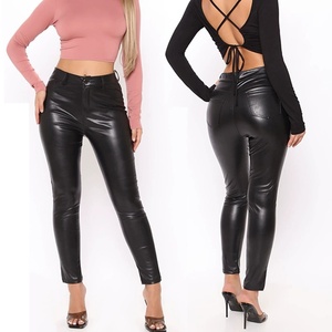 <span class=keywords><strong>Pantaloni</strong></span> Skinny da Donna <span class=keywords><strong>in</strong></span> Ecopelle Nera a Vita Alta, Vestibilità Slim <span class=keywords><strong>con</strong></span> Tasche - Product Image 5
