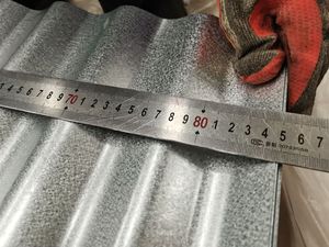 Tôle de toiture en <span class=keywords><strong>acier</strong></span> ondulé à <span class=keywords><strong>petite</strong></span> courbe de vague de 4mm zéro paillette Thermocol tuiles métalliques <span class=keywords><strong>plaque</strong></span> de toiture GI avec service de coupe - Product Image 5