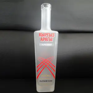 Bouteille en verre transparent, pour alcool, vodka, flacon de 750ml, pour liqueur de fabrication chinoise