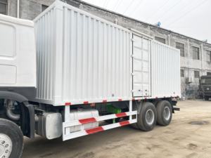 Guter Preis Gebraucht Sinotruk HOWO Gefrier wagen-PS 6*4 40ft Kühlwagen Transport Obst Gemüse - Product Image 4