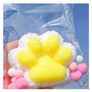 Venta al por mayor, 24 unidades, juguetes blandos de pata de gato Kawaii, antiestrés, sensoriales, de subida lenta, textura Mochi, juguetes sensoriales para apretar - Product Image 4