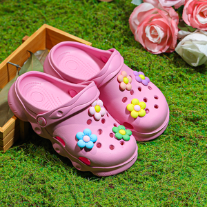女の子のための調整可能なストラップピンクEVAクロッグかわいい滑り止め夏のビーチガーデンシューズ幼児のための花の装飾フラットデザイン - Product Image 2
