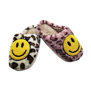 Venta al por mayor de Zapatillas de casa de espuma viscoelástica antideslizante de pana Shu para mujer, suela exterior de TPR con bordado de cara sonriente, piel de felpa - Product Image 3