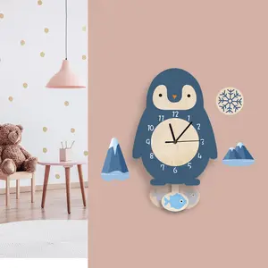Phim hoạt hình đồng hồ chim cánh cụt trẻ em trang trí phòng trẻ em đồng hồ treo tường im lặng Bắc Âu động vật trẻ em vui vẻ