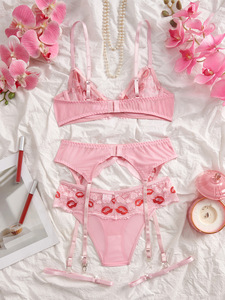 Collection de lingerie personnalisée pour la Saint-Valentin, soutien-gorge imprimé lèvres sensuelles avec dos à lacets, culotte transparente, ensemble 3 pièces - Product Image 5