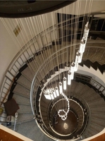 Villa hall duplex longue tige d'escalier lampe suspendue haut plafond grand lustre éclairage escalier suspension lumière loft
