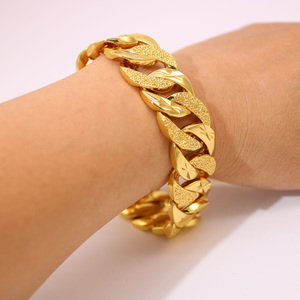 Pulsera de eslabones de muñeca clásica con relleno de oro amarillo de 18 quilates, pulsera gruesa pesada de <span class=keywords><strong>20cm</strong></span> de largo para hombres y mujeres, regalo perfecto de estilo moderno - Product Image 6