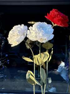 Peonías Artificiales Gigantes con Soporte para Decoración de Eventos, Sesiones Fotográficas de Bodas y Ferias Comerciales - Product Image 5