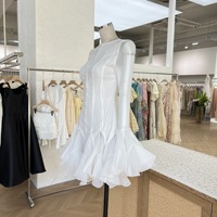 Robes Courtes Décontractées Roses Élégantes pour Fête, Robe Blanche Slim à Boutons Vietnam, Nouvelle Collection Luxe Tendance pour Femmes