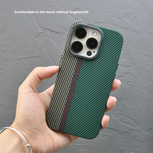 Funda trasera de teléfono móvil antiarañazos a prueba de golpes con patrón de <span class=keywords><strong>fibra</strong></span> de carbono para iPhone 14 Pro 12 13 14 15 16 Pro Max - Product Image 2
