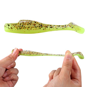 Señuelos de Pesca Flotantes de <span class=keywords><strong>Agua</strong></span>, 5.5CM, 1.6G, 6 Piezas/Paquete, TPR, Resistentes a Mordeduras, Alta Elasticidad, <span class=keywords><strong>Cola</strong></span> en Forma de T, Color Negro - Product Image 2