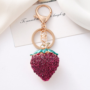 พวงกุญแจจี้คริสตัลรูปสตรอว์เบอร์รี่น่ารัก วัสดุอัลลอยด์ สำหรับผู้หญิงและเด็กผู้หญิง สไตล์คาวาอี้ ของขวัญเครื่องประดับแฟชั่นผลไม้ ขายส่ง - Product Image 4