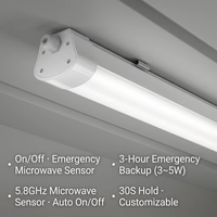 Luminaire LED Tri-Proof 120cm 40W 4800lm IP67 IK10 avec capteur micro-ondes 5.8GHz et autonomie d'urgence de 3 heures pour hôpitaux et aéroports