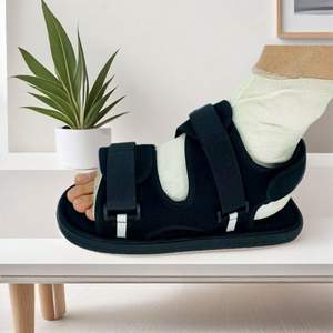 Zapato Ortopédico Cómodo con Punta Abierta, Suela Antideslizante, Malla Transpirable, Soporte Postoperatorio para Fracturas de Pie - Product Image 4